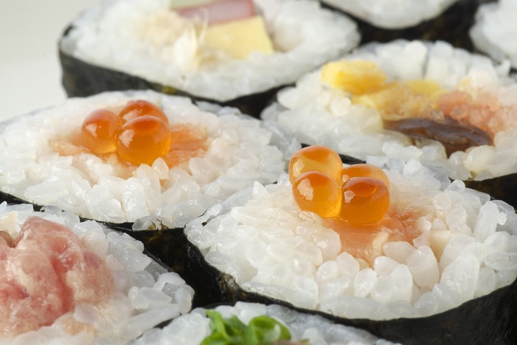 Sushi Recipe - Futomaki Salmon Roll with Ikura